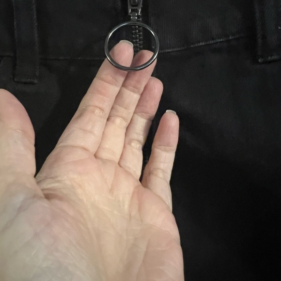 Forever 21 Distressed Black Denim/front Zipper With Circle Pull Closure Size M - Picture 2 of 5